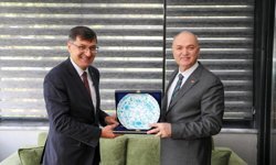 Kütahya Belediye Başkanı Kahveci, çalışmalarında AK Partili veya CHP'li ayrımı yapmıyor