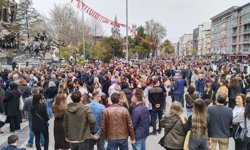 Uşak’ta öğretmenler bugün iş bırakma eylemi yaptı! Meydanlar ıslık sesleriyle yankılandı!