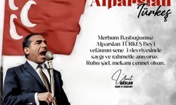 MHP Uşak İl Teşkilatı, merhum Alparaslan Türkeş'i saygıyla anıyor