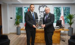 Uşak Belediyesi operasyonunda alınan kadın personelle ilgili durum, İzmir'i de karıştırdı!