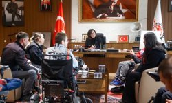 Uşak Belediye Başkan Başkanvekili, makamında DMD Kas Hastası Çocukları ağırladı