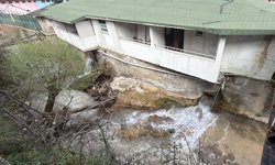 Son yağmurlar nedeniyle Emet Dereli kaplıcasındaki su kaynağı da taştı