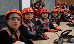 İzmir'deki 5,5 şiddetindeki deprem tatbikatını minikler yönetti