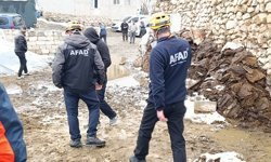 Van Tuşba'daki 5,2'lik deprem korkuttu! Bölgedeki çalışmalar sürüyor