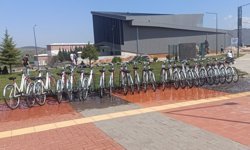 Uşak Üniversitesi Kampüsü'nde ücretsiz bisiklet kullanımı başladı!