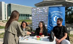 Uşak Üniversitesi’nde görevli ‘destek personeline’ öğrencilerden anlamlı jest