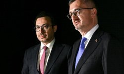 İletişim Başkanı Duran, AA ve TRT stantlarını ziyaret etti