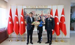 Uşak Valisi Serdar Kartal’ı İl Emniyet Müdürü Taner Çiftçi ve beraberindeki emniyet mensupları ziyaret etti