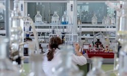 Uşak İl Sağlık Müdürlüğü Tıbbi Laboratuvar Çalışanları Haftası’nı kutladı