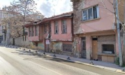 Uşak'ta gelin hamamı olarak bilinen 132 yıllık Tabakhane Hamamı satılığa çıkarıldı!