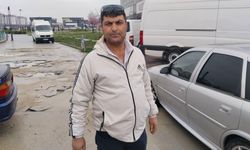 Uşak'taki kırık yarık yolların yapılmasını isteyen esnaf: Vallahi kurban keseceğim!