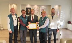 Uşak İl Milli Eğitim Müdürlüğü’ne Çevre Kuruluşları Dayanışma Derneği bir ziyaret gerçekleştirdi