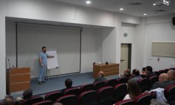 Uşak’ta Nisan ayının eğitim konusu olan ‘Kardiyovasküler Hastalıklar’ programı düzenlendi