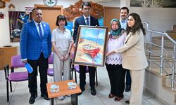 Uşak Valisi Serdar Kartal, Mehmet Atak Toplum ve Ruh Sağlığı Merkezi’ni ziyaret etti