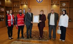 Kütahya'da Türk Kızılay Derneği'nden DPÜ'ye teşekkür plaketi