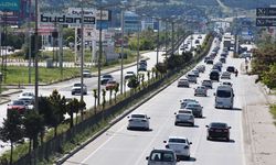 Kurban Bayramı dönüşü nedeniyle Uşak'tan Ankara ve İstanbul yönüne yoğun trafik