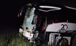 Uşak'ta 4 kişinin hayatını kaybettiği kazada yaralanan 34 kişinin tedavileri devam ediyor