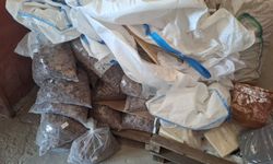 Uşak'taki depodan tonlarca bozuk çikolata çıktı!