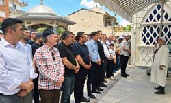 Denizli'deki kazada hayatını kaybeden Selendili Mustafa Fevzi Merdun'un cenaze namazını kardeşi kıldırdı