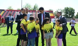 Uşak 1 Eylül Stadı’nda Çocuk Oyunları Şenliği’nin final oyunları yapıldı