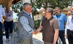Halı saha inşa edilen Uşak Merkez Yapağılar köyünü ziyaret etti