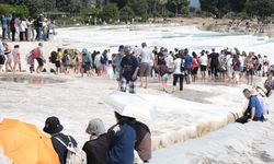 Uşak'tan da yoğun ziyaretçi çeken Pamukkale, rekor kırdı