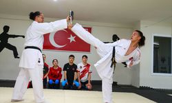 Genç sporcu, içindeki karate tutkusuyla ailesinin bir bölümünü bırakarak Uşak'a yerleşti
