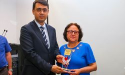 Uşak’ta düzenli kan bağışında bulunan 20 kişi plaket ile ödüllendirildi