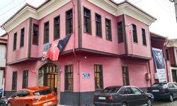 AK Parti'nin Uşak'taki eski il binasını, Anahtar Parti tuttu!