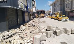 Uşak'ın göbeğinde çalışmaların yapıldığı bu cadde ve sokaklar araç trafiğine ne kadar kapalı kalacak?