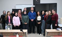 Uşak'taki gençlere sosyal medya ile oluşan dil ve kültürle ilgili farkındalık eğitimi