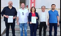 Uşak CHP'deki 38'inci kurultay delegeleri Özgür Özel lehine imza verdiler