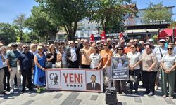 Uşak'ta toplu olarak istifa ederek; ata ocağından ayrılıp Yeni Parti'ye geçtiler