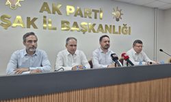 AK Parti Uşak siyasetçileri, gündeme dair önemli açıklamaları için basın toplantısı düzenledi