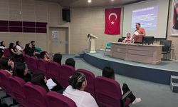 Uşak Eğitim ve Araştırma Hastanesi'nde yaz stajı yapacak olan öğrencilere yönelik işbaşı eğitimi düzenlendi