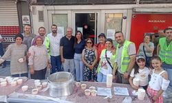 İzmir'de yaşayan Uşaklılar, Sevgi Yolu'nda aşure ikram etti