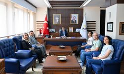 Uşak Valisi Kartal, YKS Türkiye 3’üncüsünü makamında misafir etti