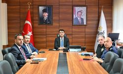 Futbolda sezon boyunca uygulanacak çalışmaların görüşüldüğü çevrim içi toplantıya Uşak protokolü de katıldı