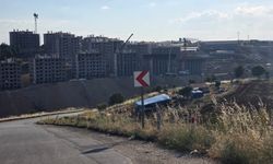 Uşak Dikilitaş’taki TOKİ konutları yapımının mesaisi devam ediyor