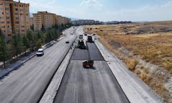 Kütahya Şehit Polis Melih Çimen Caddesi'ne asfalt atılıyor