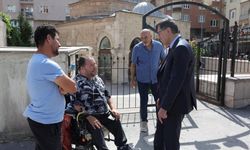 Geçmişin ruhunu yansıtan Germiyan Sokak'taki esnafı ziyaret etti
