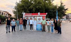 Uşak'ın İsmetepaşa Caddesi'nde stant açıp vatandaşla sorunları konuştular