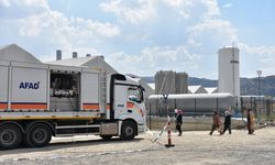Afyon'da sera ilaçlaması yapan 24 işçi rahatsızlanarak hastanelere kaldırıldı