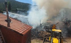 Hocalar'da Hüseyin ve Ramazan Yılmaz'a ait evde çıkan yangın söndürüldü