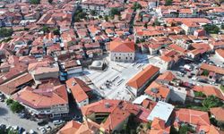 Tarihi evleriyle ziyaretçi çeken Kula'ya yeni bir meydan kazandırılıyor