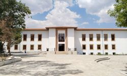 Uşak İl Nüfus Müdürlüğü, restore edilen Endüstri Meslek Lisesi atölye binasına geçiyor!