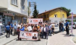 Özkan Yalım'la aynı safta yer alanların Uşak Yeni Parti'ye olumsuz etki yapacağını söyledi!