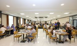 Afyonkarahisar Belediyesi'nin açtığı Zafer Restoran, uygun fiyatlı yemek ve kahvaltılarıyla dikkat çekiyor