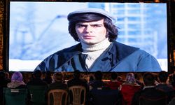 Efsane isimlerin yer aldığı Mavi Boncuk, Kütahyalı vatandaşlarla bir kez daha buluştu