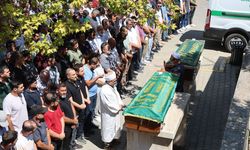 Denizli'de kazada ölen genç ve acı haberi kaldıramayan babası yan yana toprağa verildi